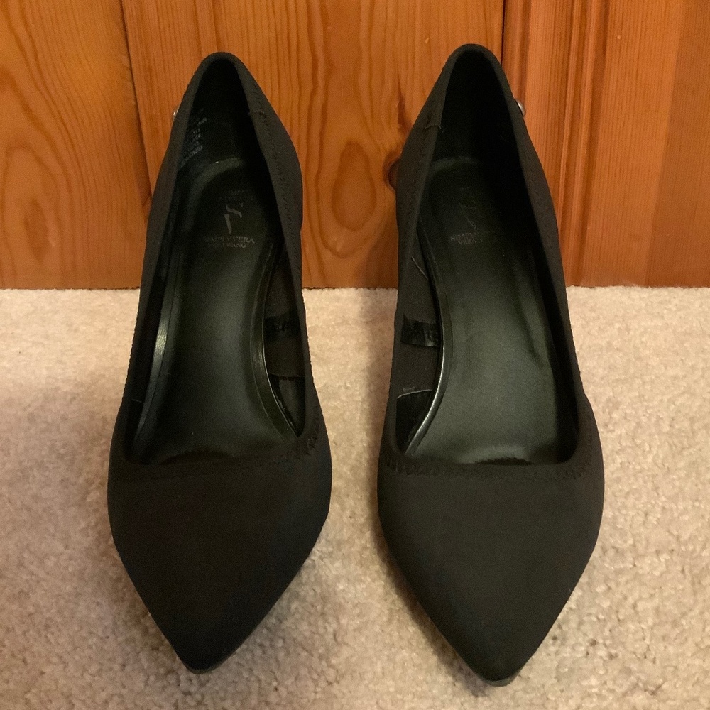Simply Vera Black Pumps